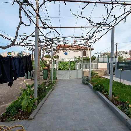 With Parking Space - 24105 * Zara