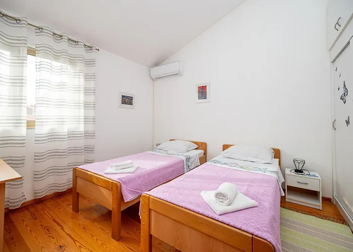 With Parking Space - 24105 Apartment Zadar