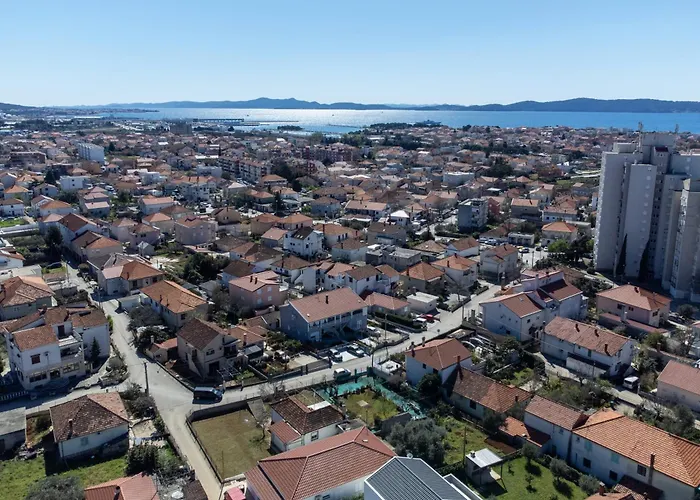 Apartment With Parking Space - 24105 Zadar