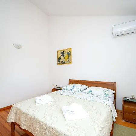 With Parking Space - 24105 Apartamento Zadar